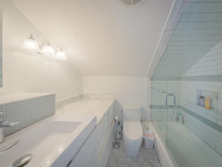106 Benefit St — Photo 18