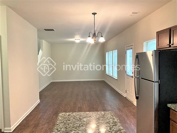 4th image of 4161 Oak Field Dr