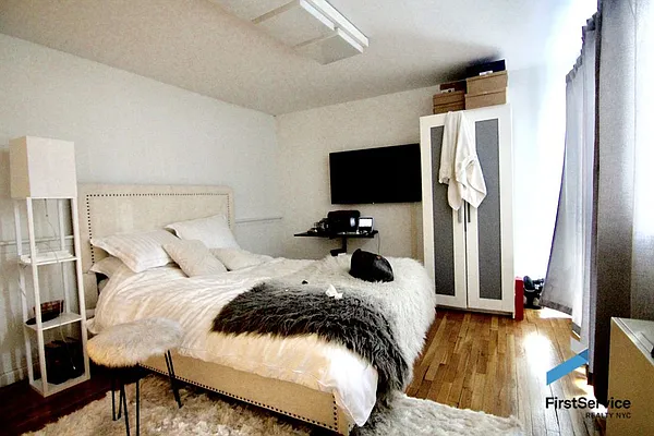 Rented by FirstService Realty (legacy) | media 17