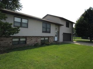 404 Northfield Ave, Harvard, IL 60033