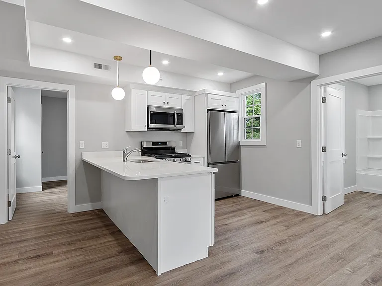 80 South St #7 — Photo 8