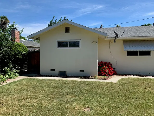 1043 Grove Ave — Photo 12