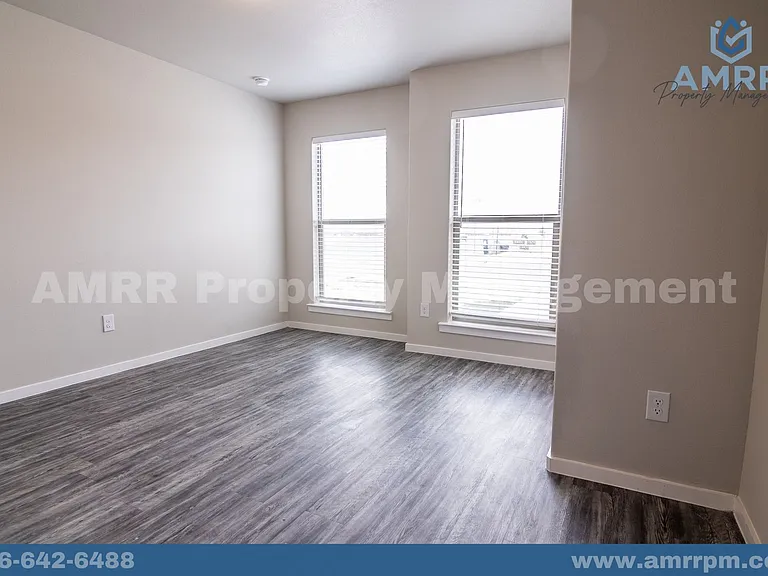 2125 N Texas Ave — Photo 15