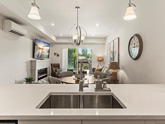 5th image of 8497 Young Rd #122