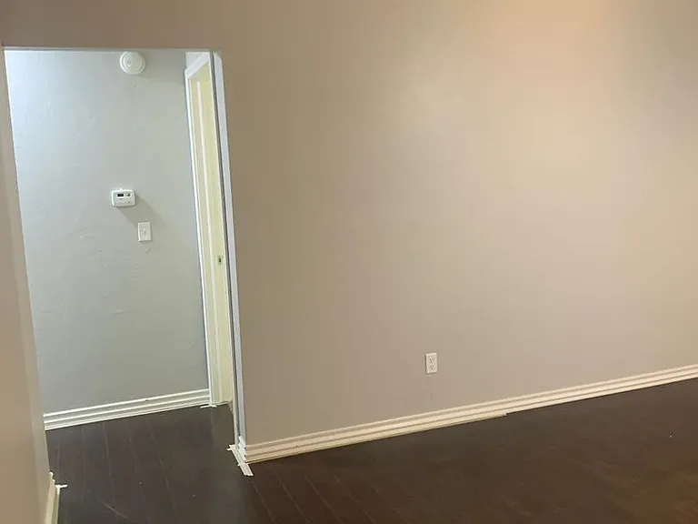 517 Post Oak Ln — Photo 16