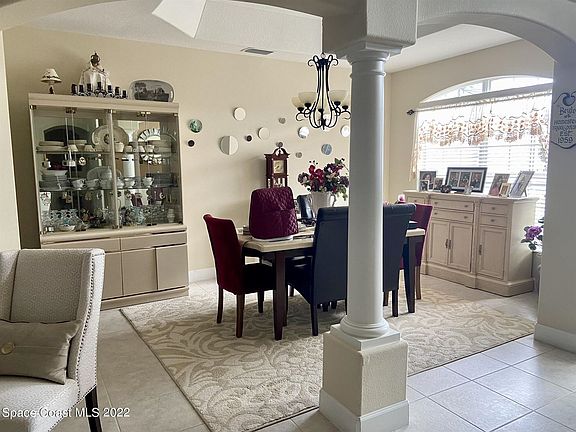 3rd image of 2783 Galindo Cir