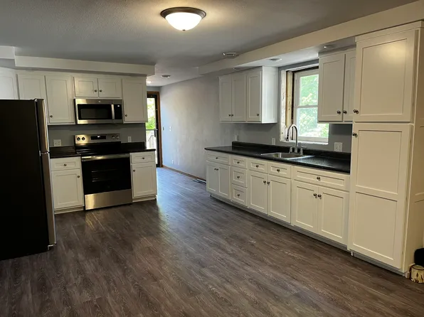617 E Main St #1, Reedsburg, WI 53959