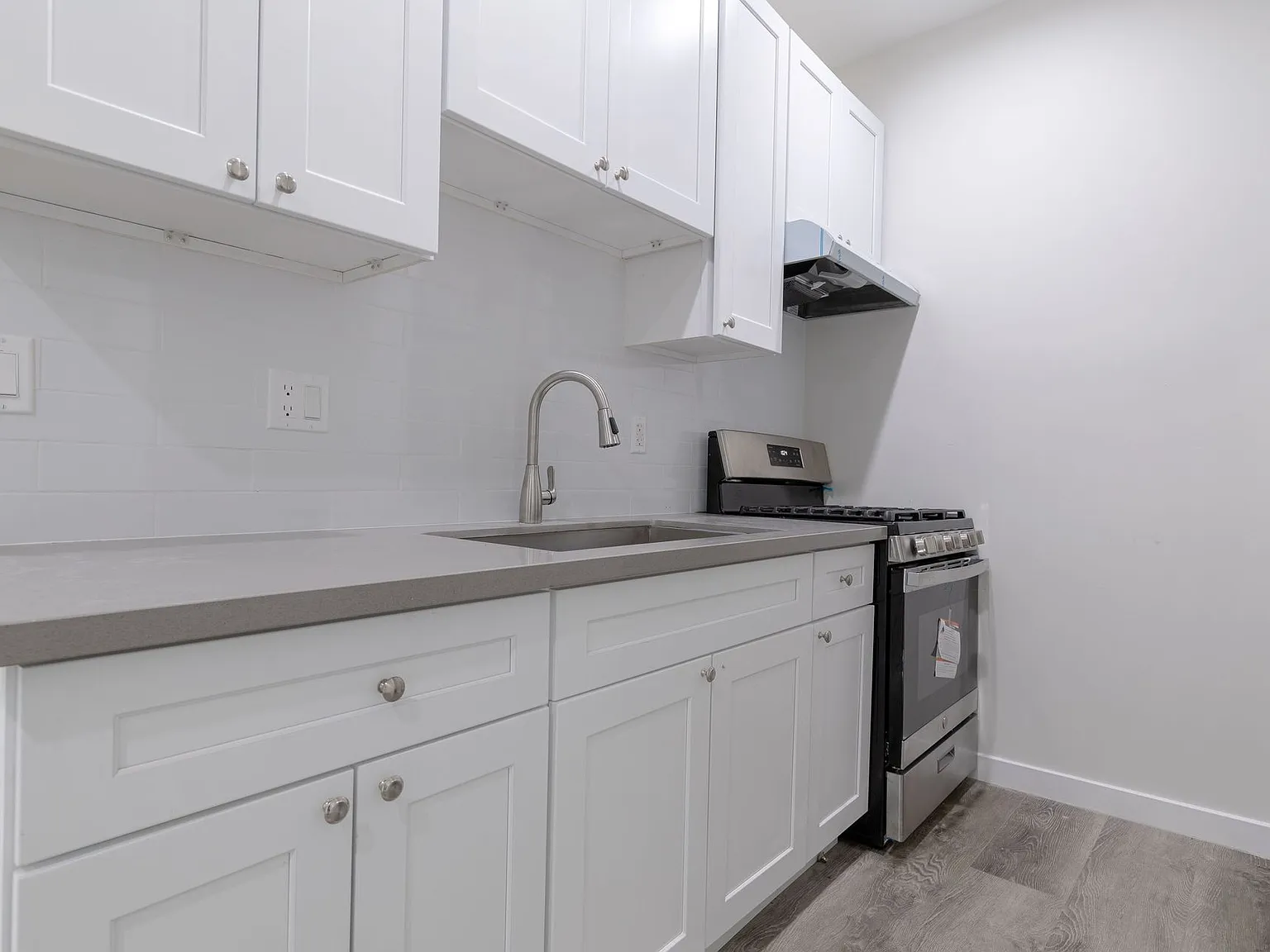 Kenmore III — Photo 1
