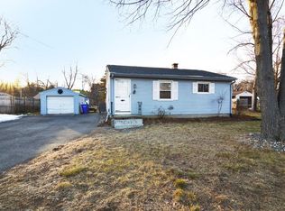 152 Newhouse St, Springfield, MA 01118