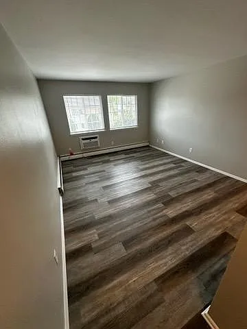 645 Green Bay S #18 — Photo 8