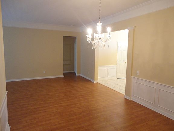 Living Room/Foyer