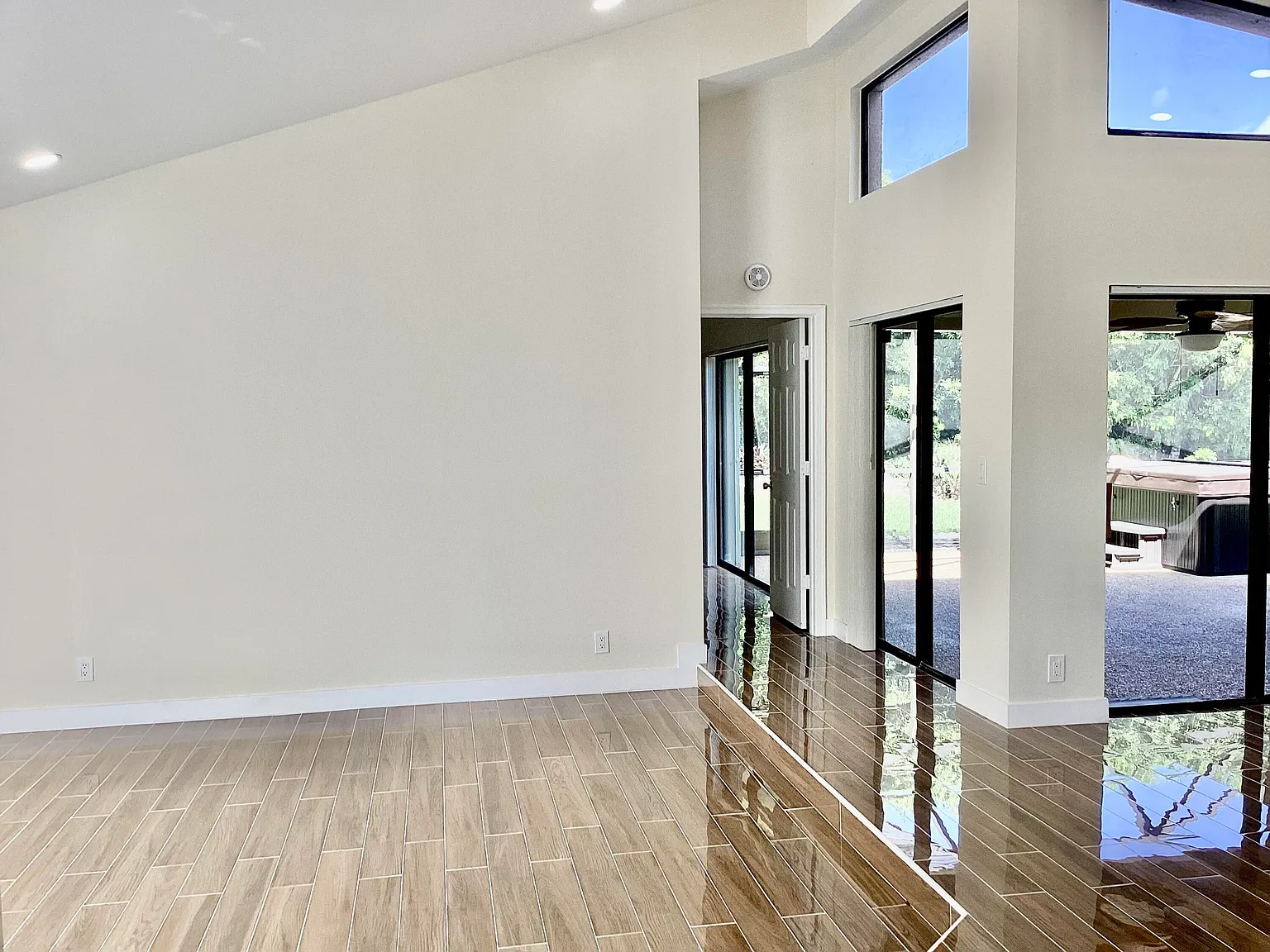 3 bed, 2.0 bath, 1488 sqft, $4,500 — Photo 4