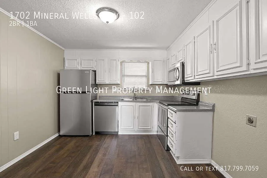Spacious 2 Bedroom Apartment with Modern Upgrades in Weatherford, TX — Photo 4