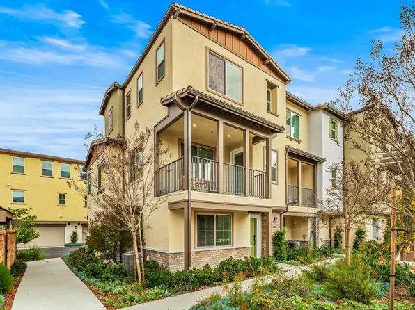 1609 Holly Leaf Way, Oceanside, CA 92056