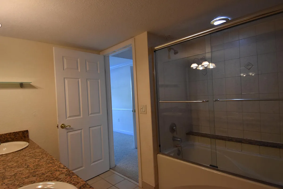 Photo 2 of 16 - 150 NE 15th Ave #140 - Fort Lauderdale, FL Building Photo - 150 NE 15th Ave #140