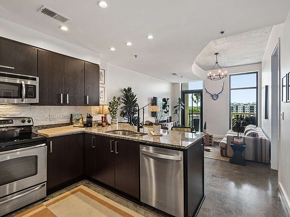 5th image of 1510 Demonbreun St APT 701