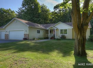 1712 N Ridge View Ct, Ludington, MI 49431