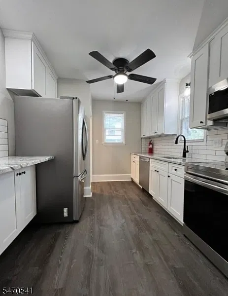 2 bed, 1.0 bath, $2,200 — Photo 3