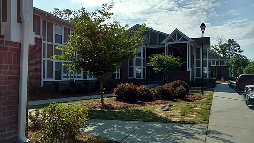 Chesnut Pointe Photo 1