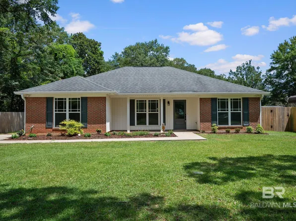 602 W 4th St, Bay Minette, AL 36507