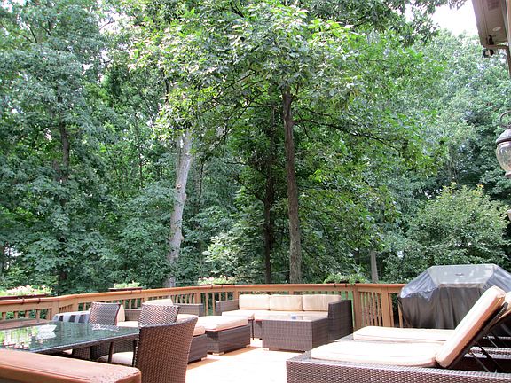 4th image of 721 Lake Ridge Rd