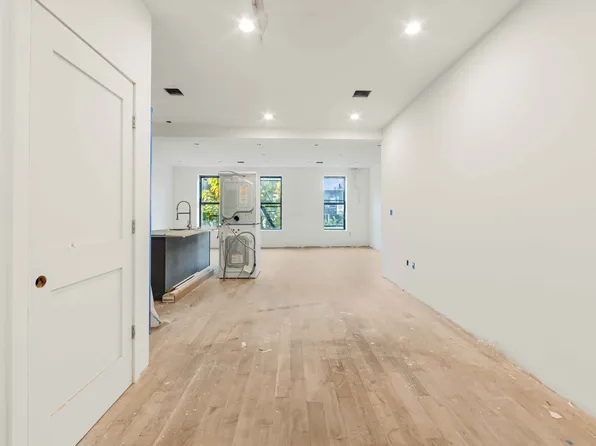 913 Lafayette Avenue image 4 of 17