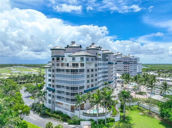 13675 Vanderbilt Dr, Naples, FL