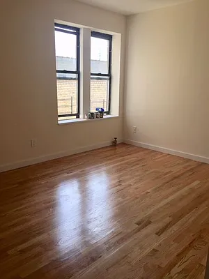 Rented by Roberto Guilbet, LREB | media 25