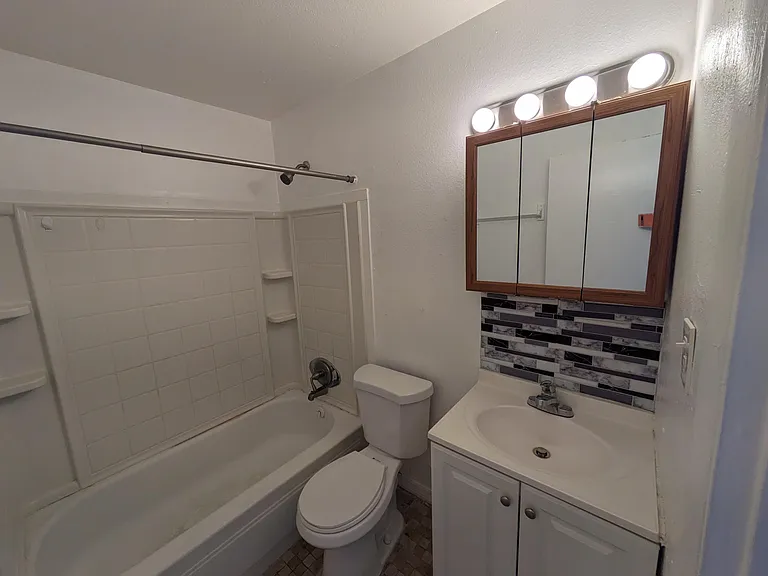 140 Minna Ln #202 — Photo 7