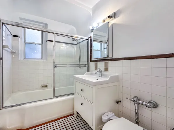 1615 Avenue I image 12 of 15