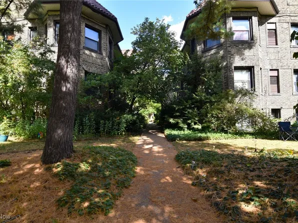 2469 Overlook Rd APT 8, Cleveland, OH 44106