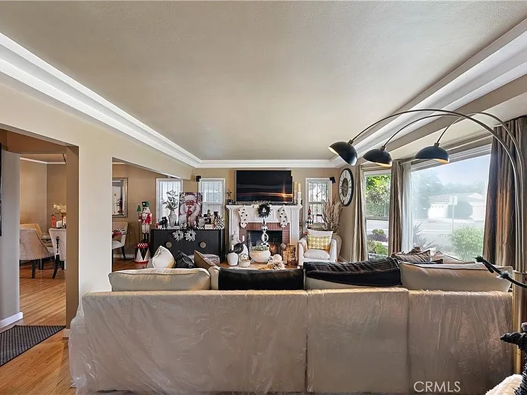 3907 Edgehill Dr — Photo 4