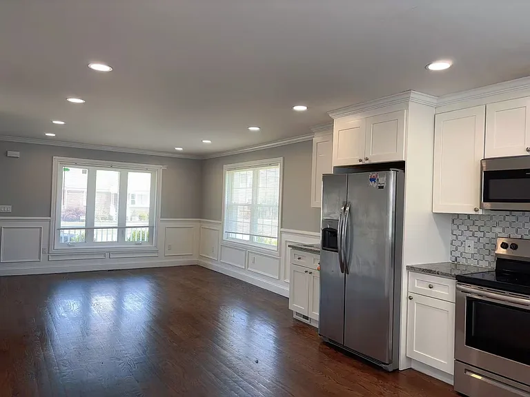 578 Albert St — Photo 20