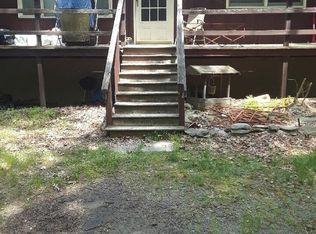 3018 Bobcat Ct, Bushkill, PA 18324