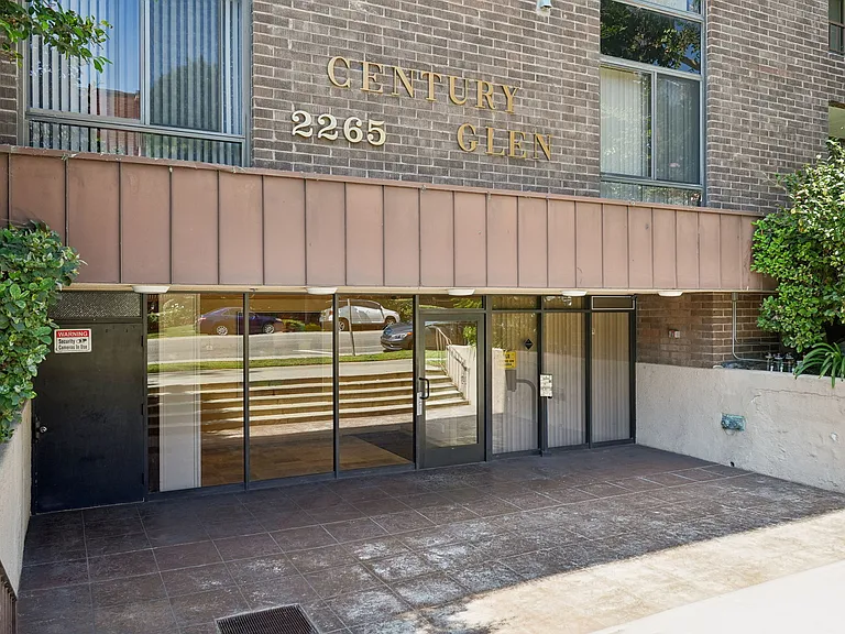 Century Glen — Photo 14