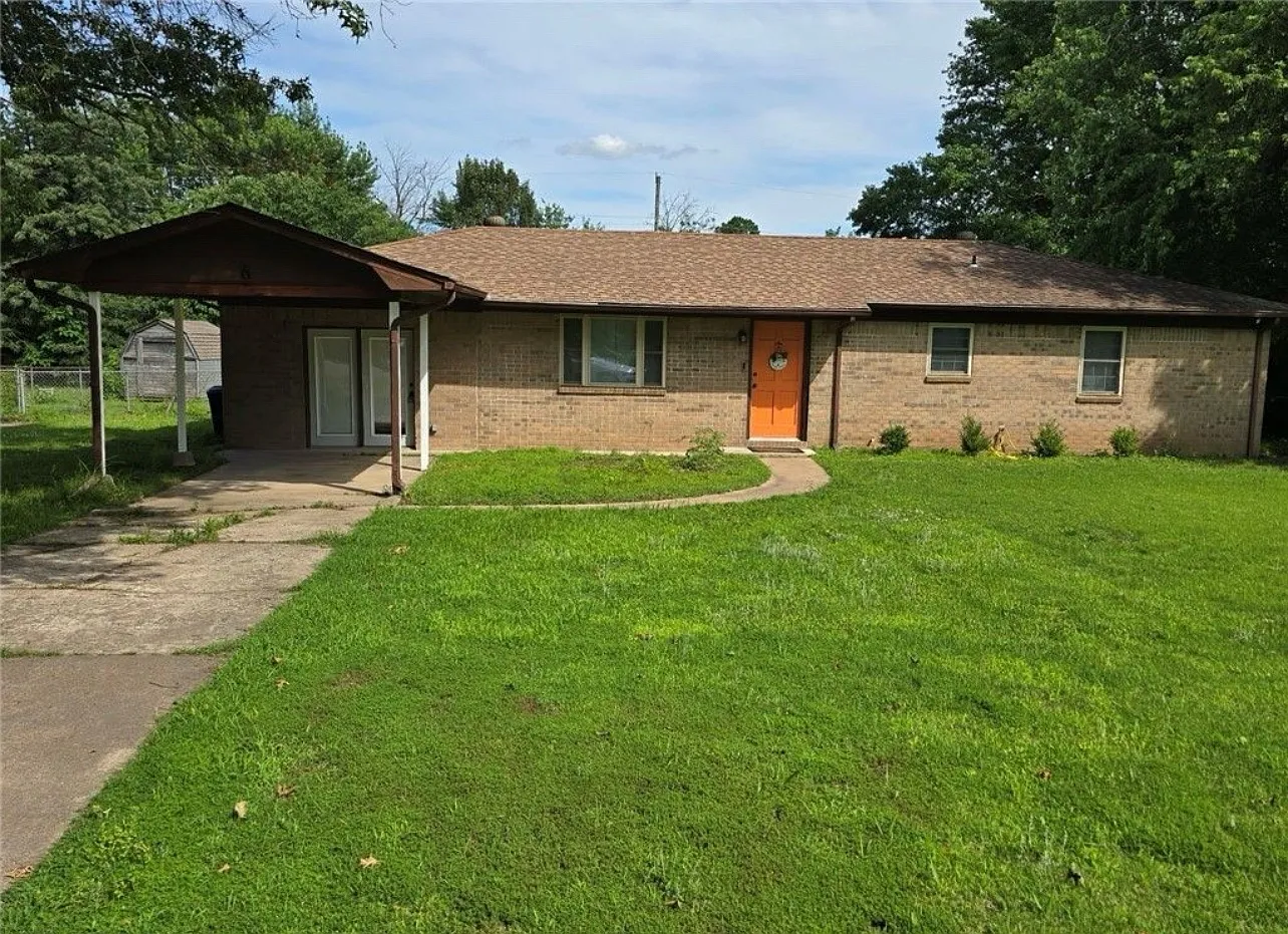6 Hilltop Pl — Photo 1