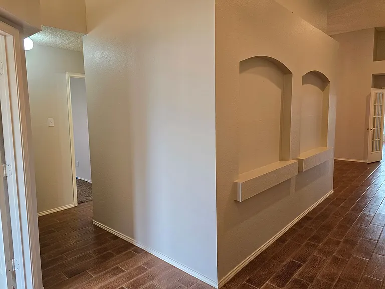 1268 Topeka Dr — Photo 26