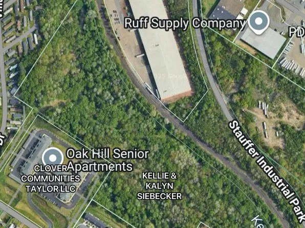 Oak St, Taylor, PA 18517