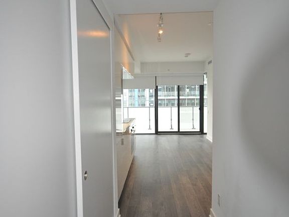 2nd image of 185 Roehampton Ave Unit 2011