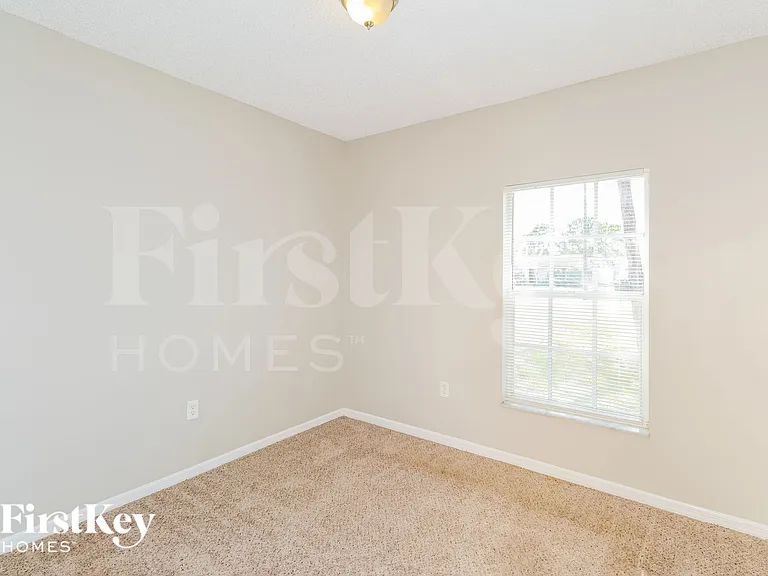1163 Schumann Dr — Photo 14