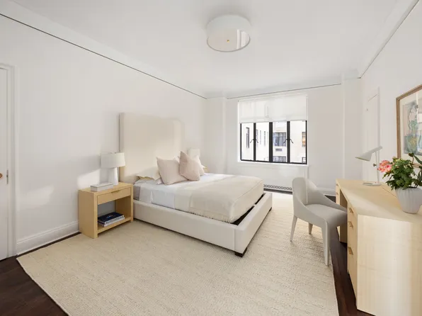 211 Central Park West image 9 of 9