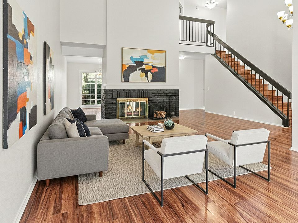 1st image of 24401 Peacock St