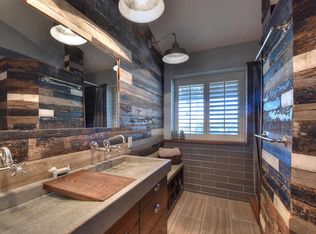 1746 E Behrend Dr, Phoenix, AZ 85024