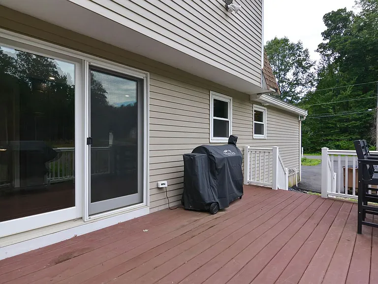 49 Academy Ave — Photo 26
