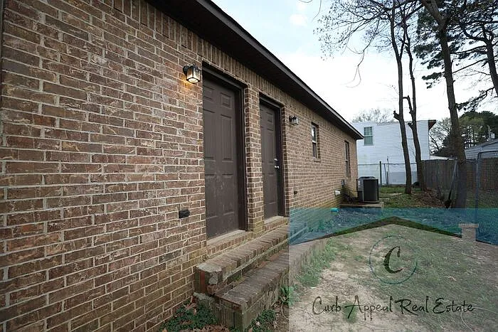 1209 Warren St #B — Photo 2