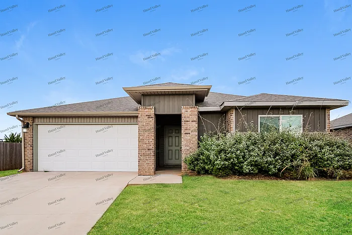 2405 Iris Ct