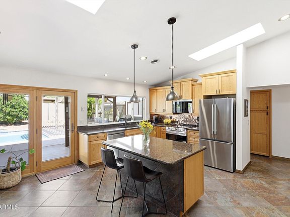 3rd image of 2722 W PLATA Avenue