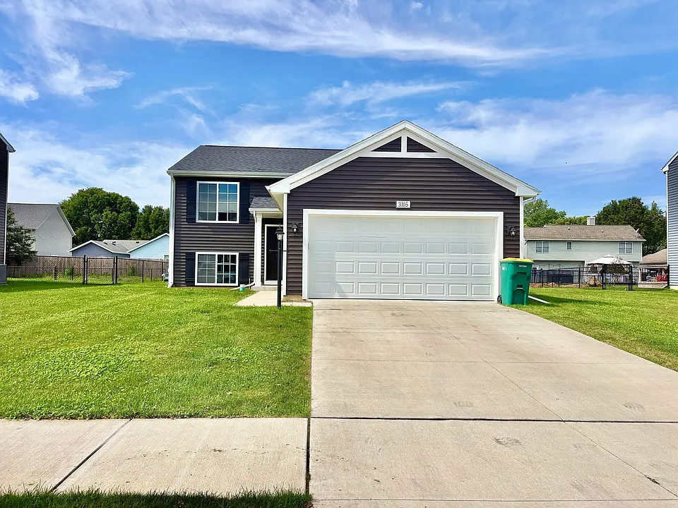 3105 Falling Oak Dr
