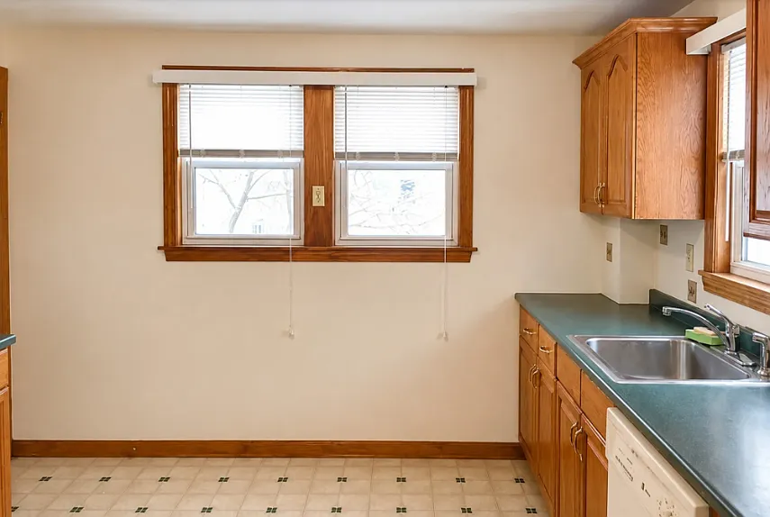 2 bed, 1000 sqft, $2,400 — Photo 4