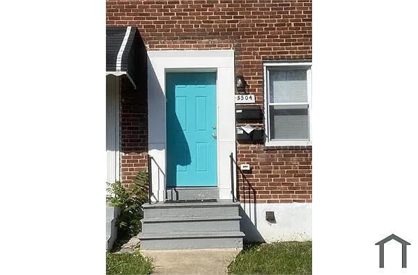 Building Photo - 5504 Midwood Ave #2